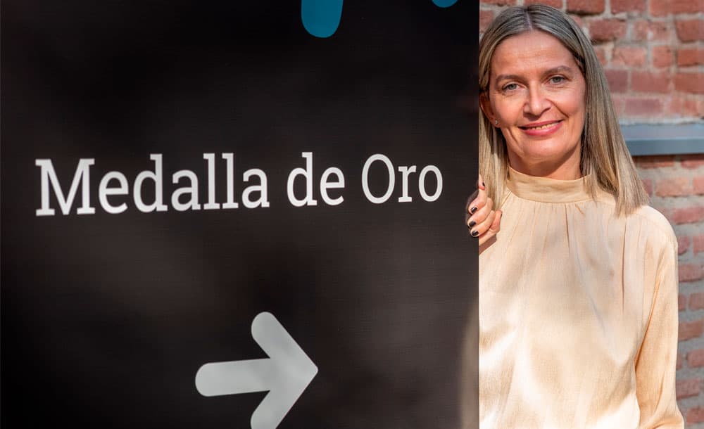 EMMA LUSTRES wins gold medal at the Forqué Awards